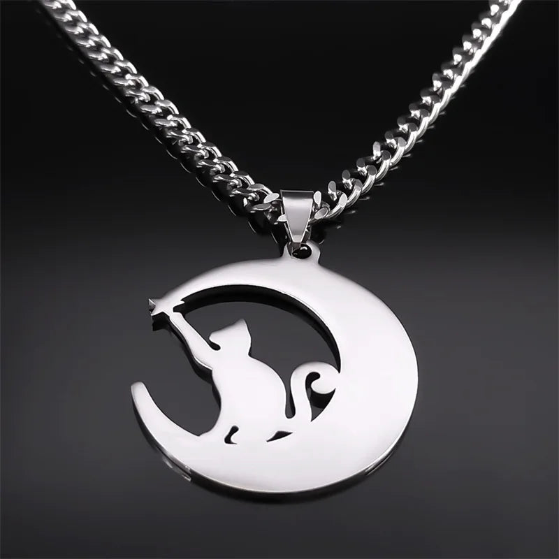 Celtic Moon Design Necklaces - Witchy wonder