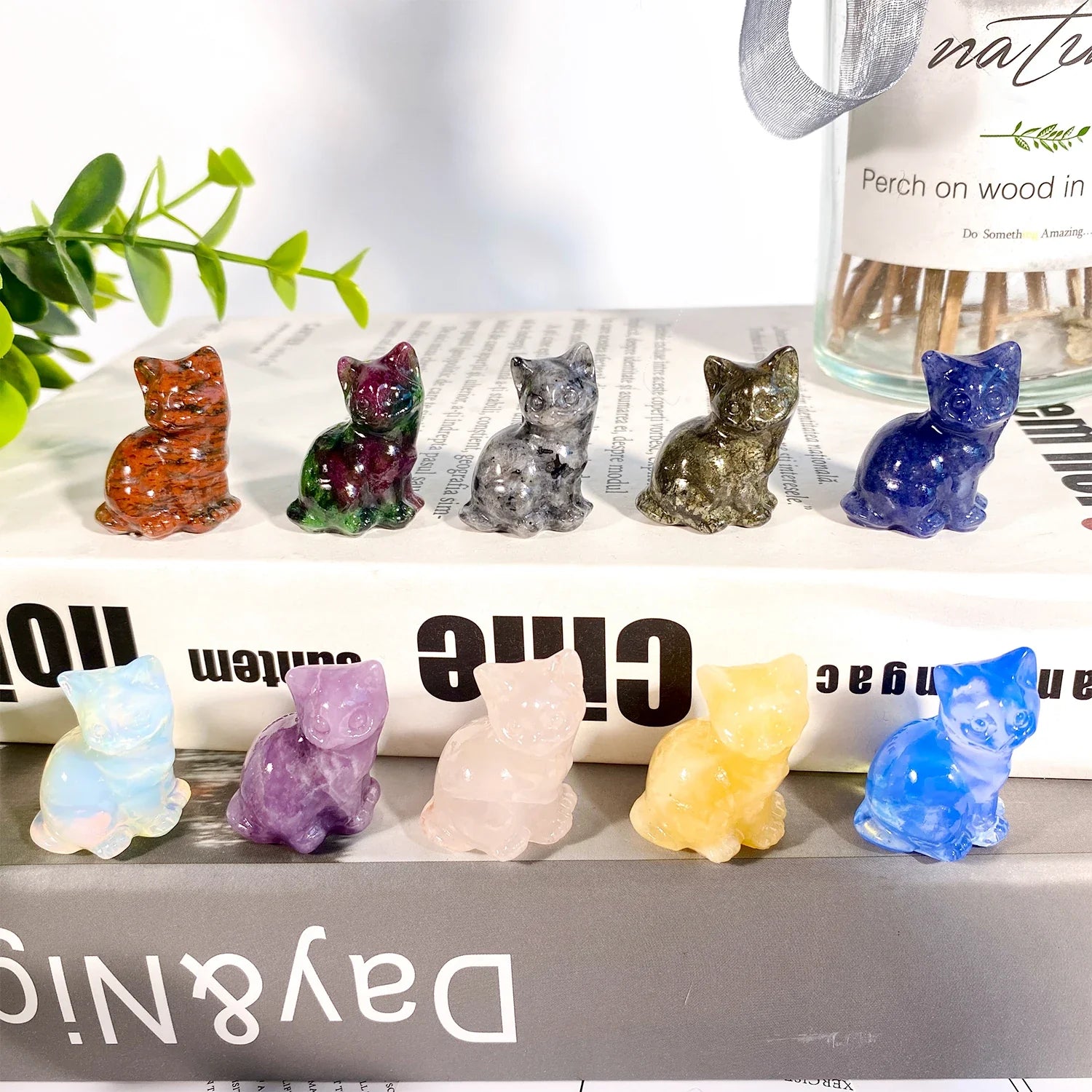 Crystal Cat Statue - Witchy wonder