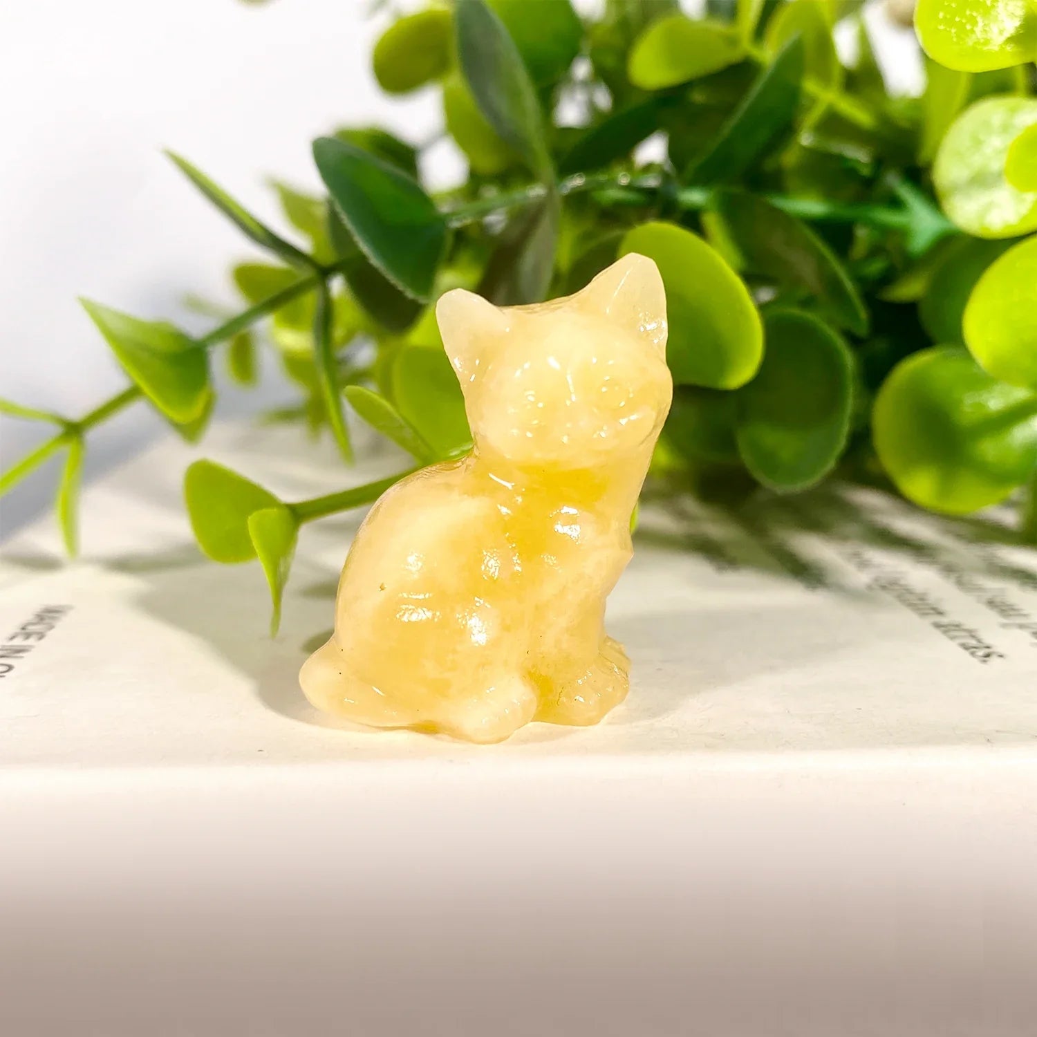 Crystal Cat Statue - Witchy wonder