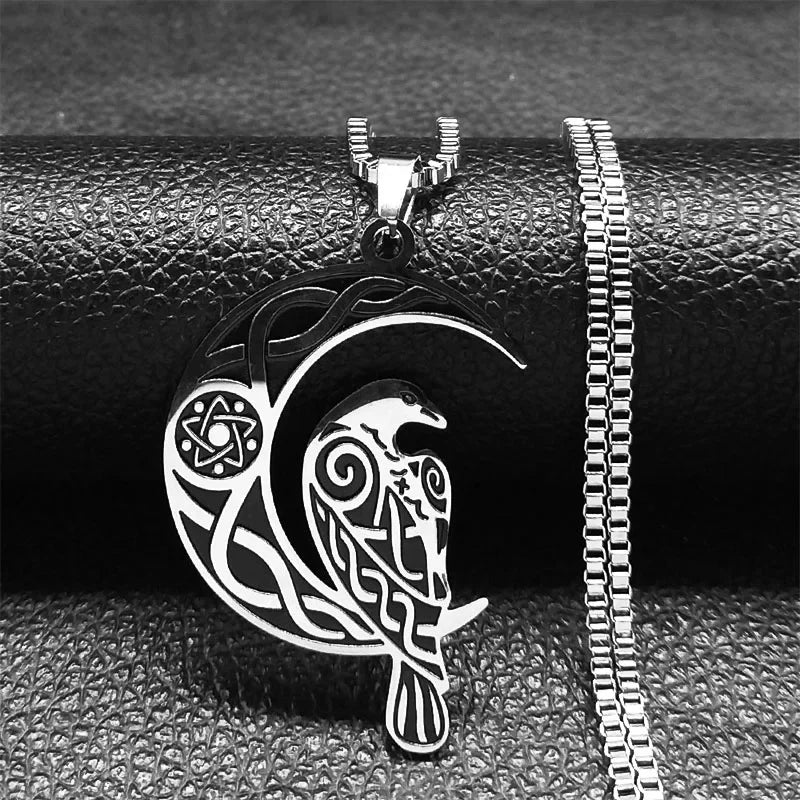 Celtic Moon Design Necklaces - Witchy wonder
