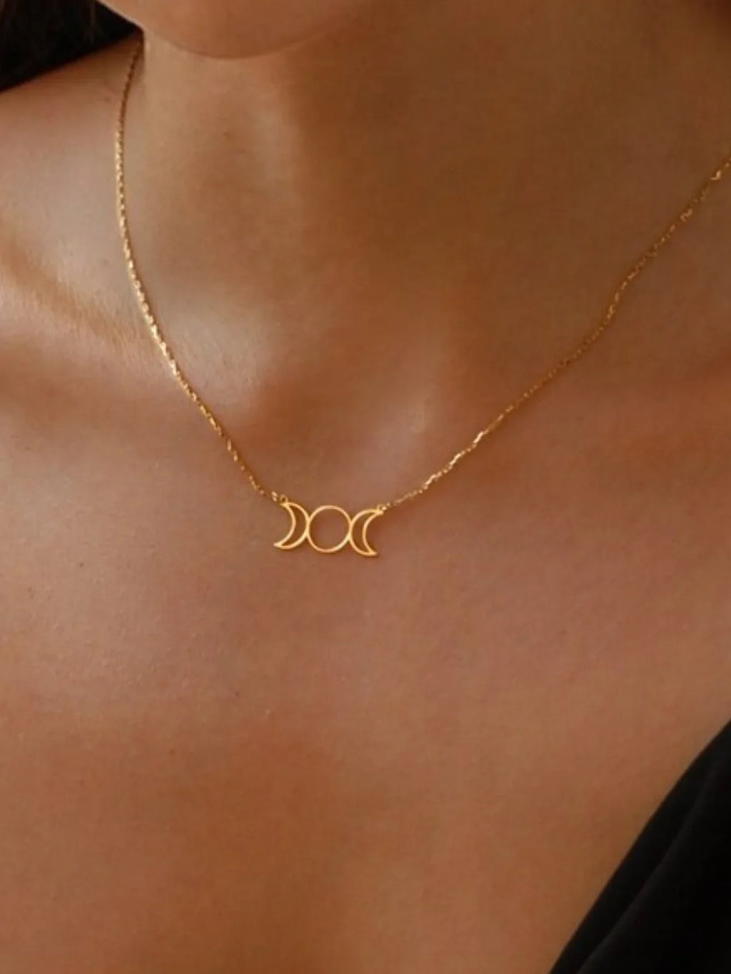 Triple Moon Goddess Necklace - Witchy wonder