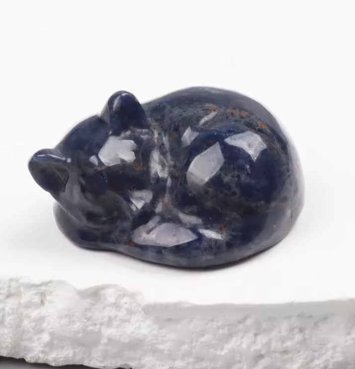 Crystal Sleeping Cat Statue - Witchy wonder