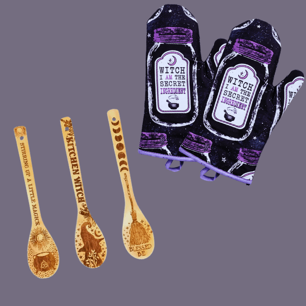 Kitchen Witch Oven Mitt Set - Witchy wonder