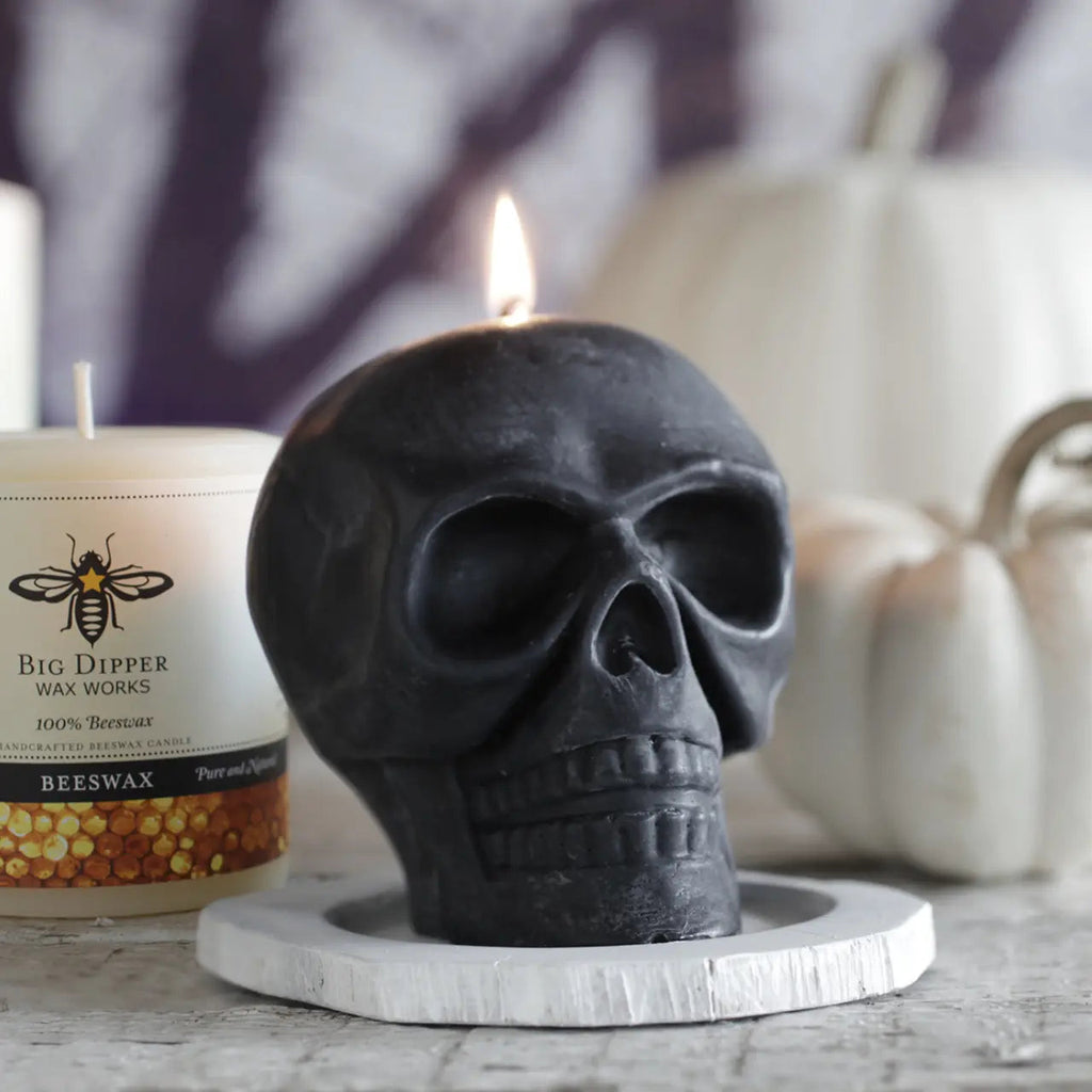 Sculpted Skull Candle – 100% Beeswax – Black - Handcrafted - Witchy wonder